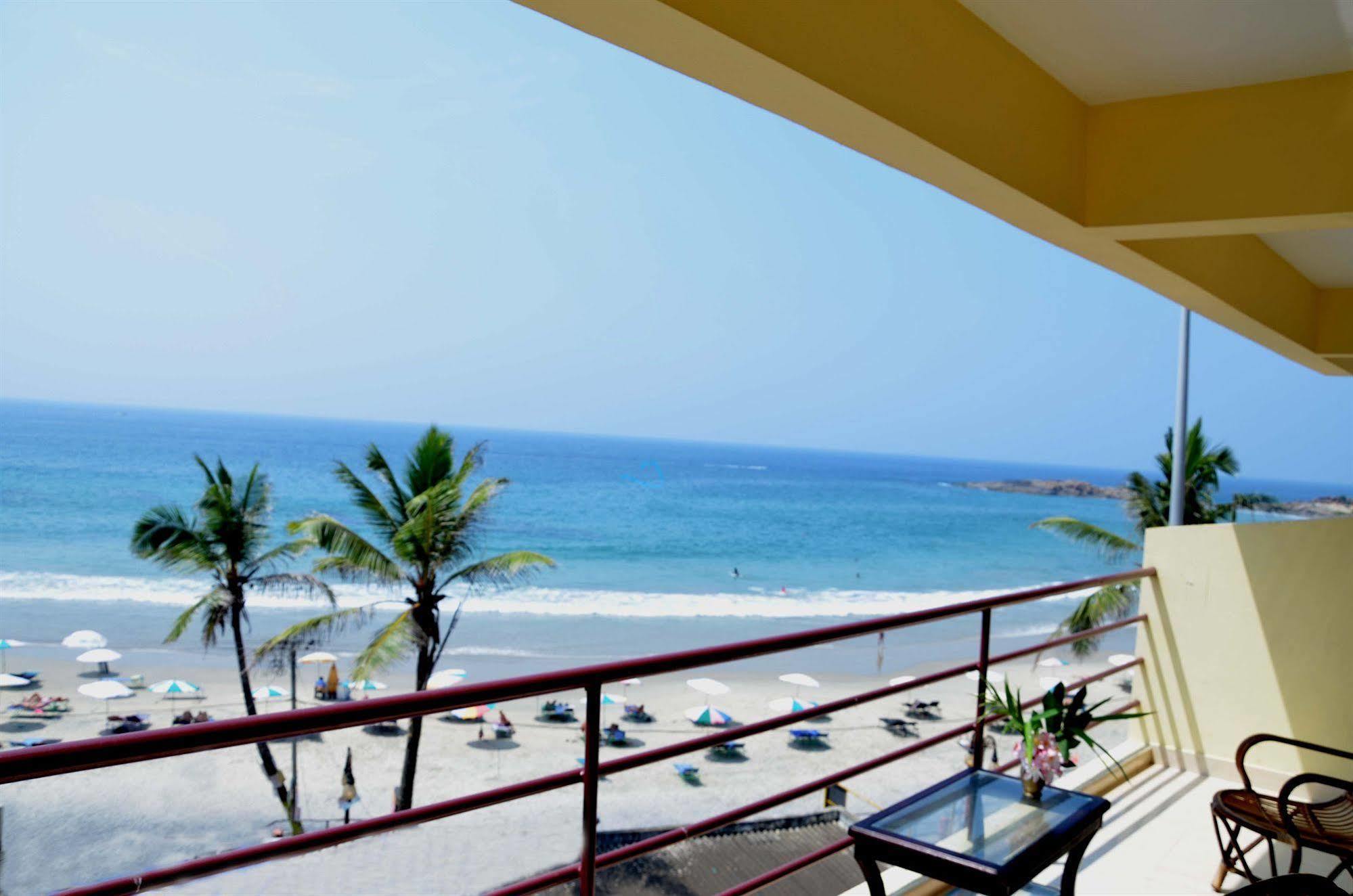 The Ocean Park Beach Resort Kovalam Kültér fotó