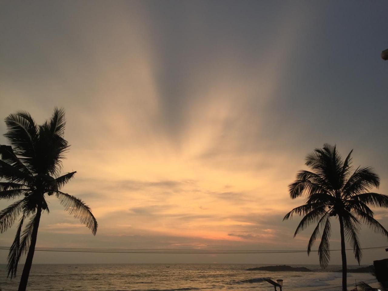 The Ocean Park Beach Resort Kovalam Kültér fotó