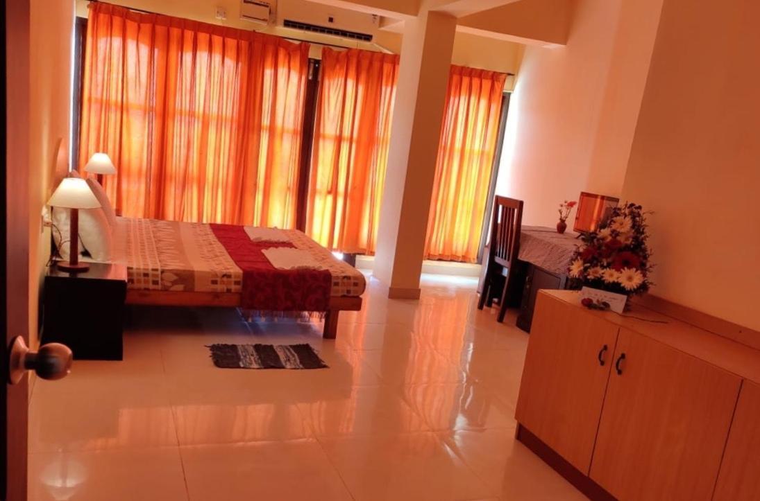The Ocean Park Beach Resort Kovalam Kültér fotó